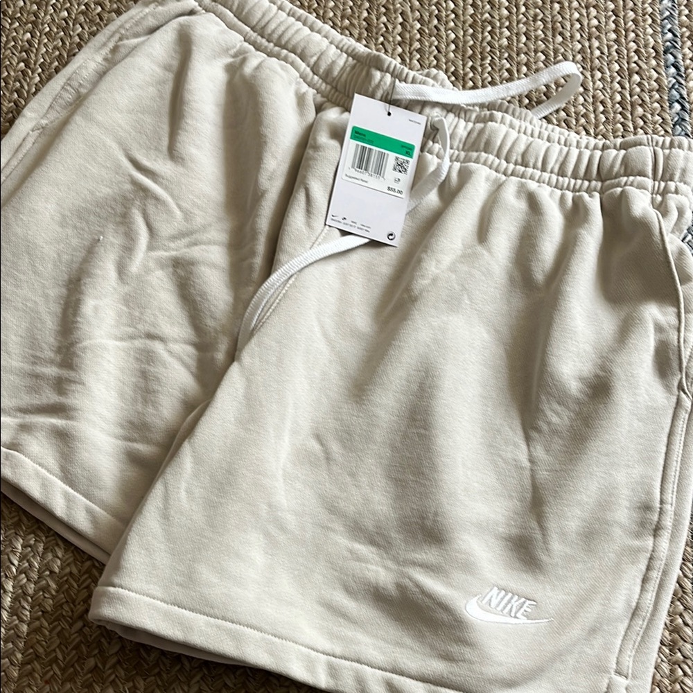 NWT Men’s Nike XL Cream Sweat Shorts
